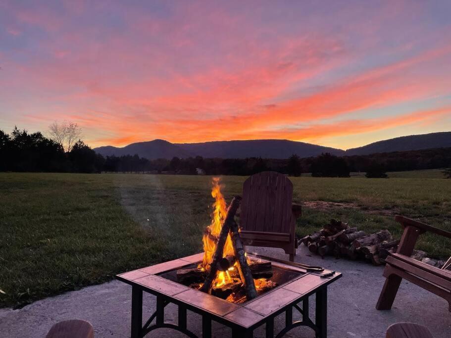 Villa Holly Tree Retreat Located In Beautiful Luray, Va. Esterno foto